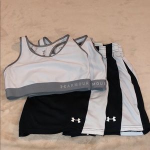 Under Armour! 2 sports bras& 2 athletic shorts